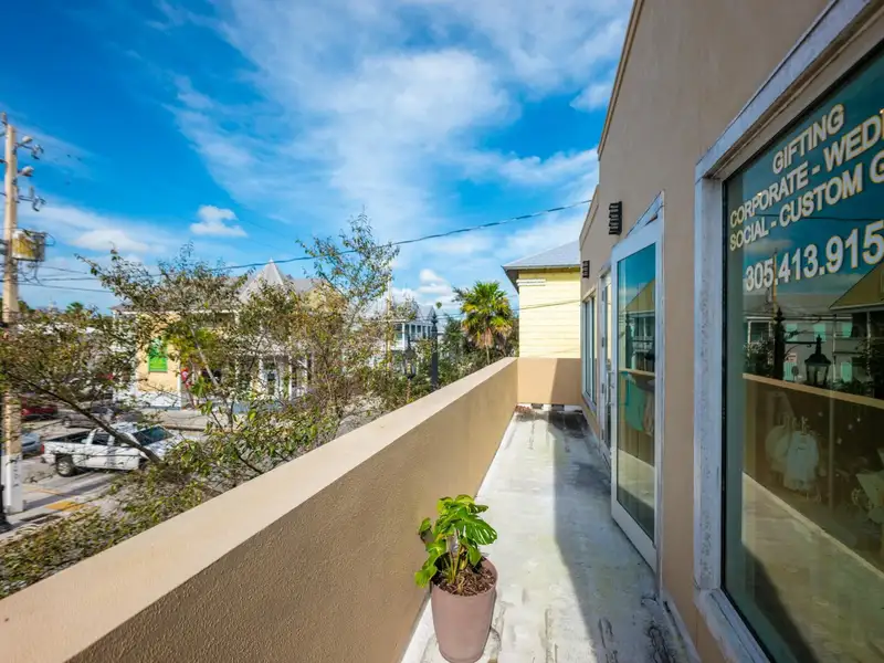 Mixed-use Compound with Residential and Commercial Units in Key West, Built 2021