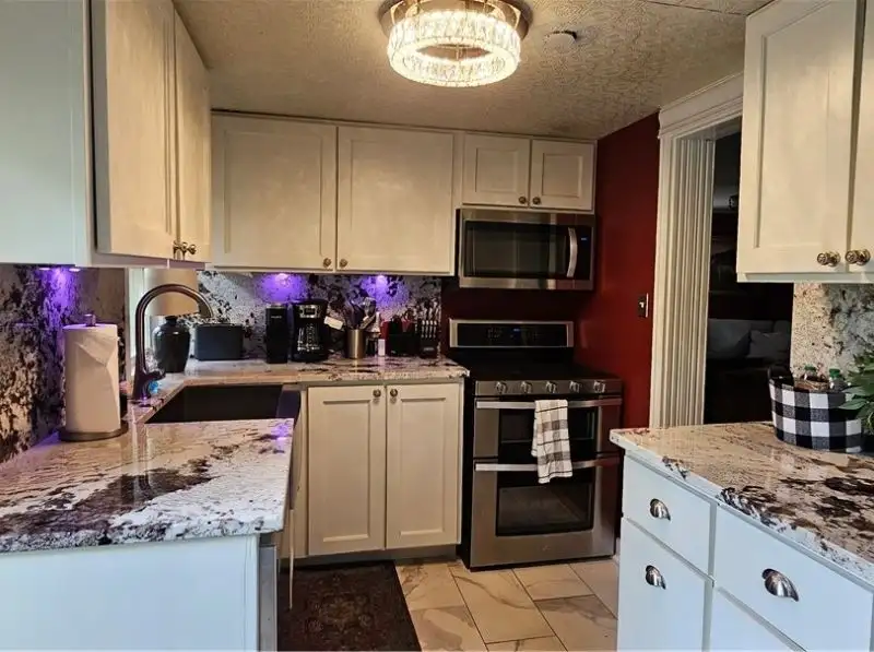 Charming Airbnb Cottage on Historic Loop with Upgrades and Large Entertaining Deck
