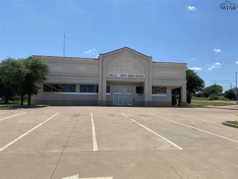 Prime 11,000 Sq. Ft. Commercial Property for Sale or Nnn Lease in Wichita Falls