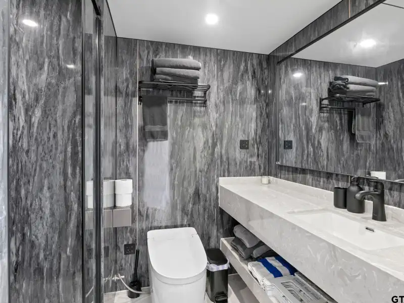 Turnkey Short-term Rental in Twin Lakes Resort, Mount Pleasant - Lakefront Access and Amenities