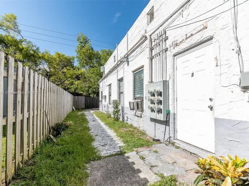 5-unit Multifamily Property in Miami's Opportunity Zone with Development Potential and Upgrades