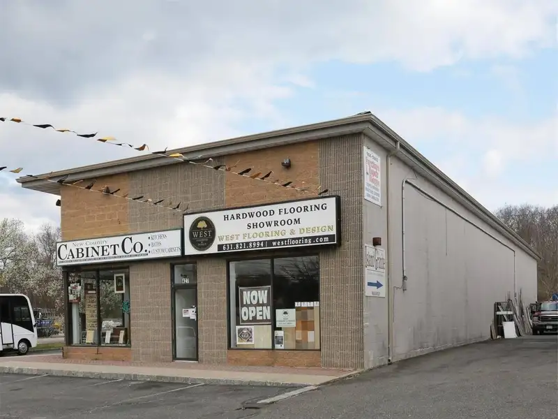 7-unit Multifamily Property with Yard and Prime Corner Location on Major Road