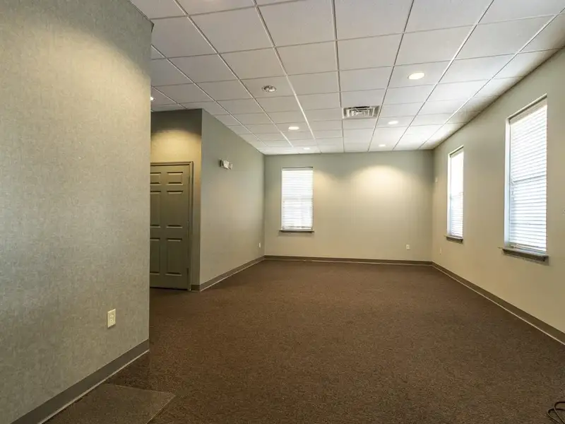 Freestanding Medical Office Near North Florida Regional Medical Center with Multiple Exam Rooms