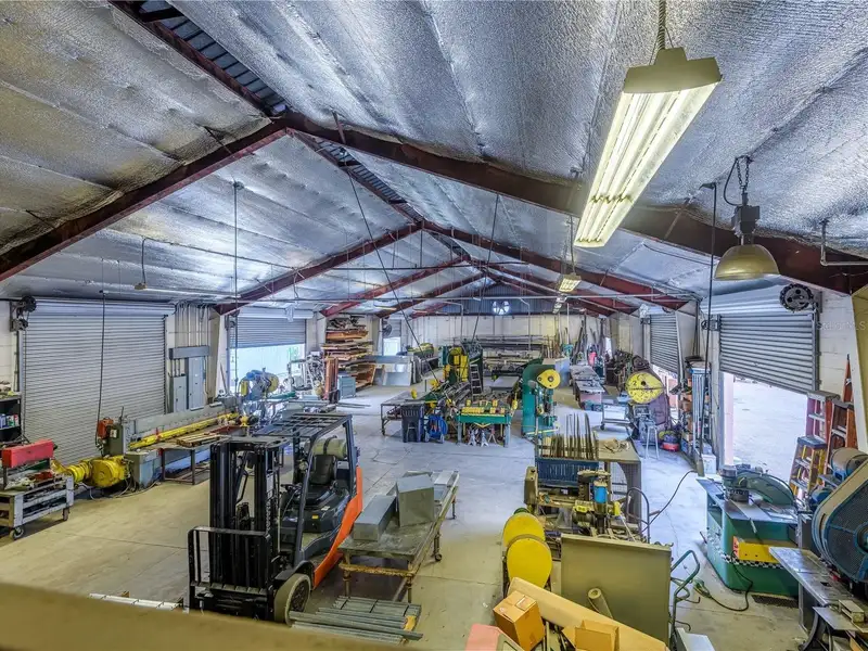 Masonry Warehouse with Office and Six Bay Doors in Drew Park