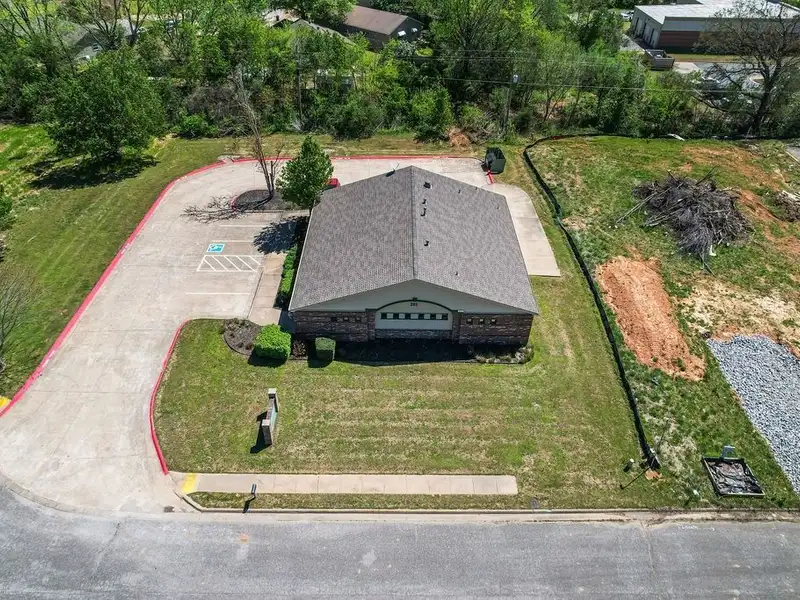 Versatile 2,752 Sq Ft Office Building in Central Rogers with Five Private Offices