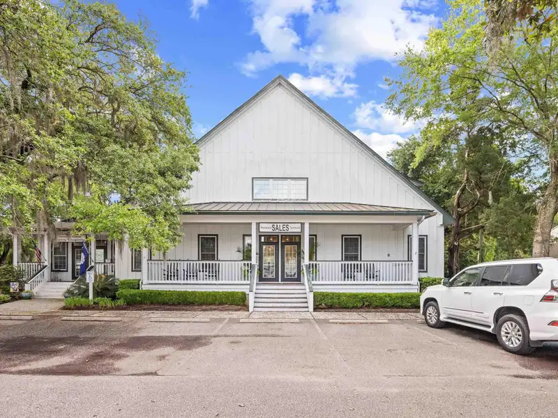 Centrally Located 3761 Sq Ft Office Space in Pawleys Island with Ample Parking