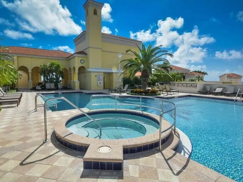 Live/work Condominium in Downtown West Palm Beach - Ideal for Commercial or Residential Use