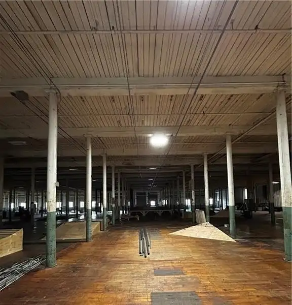 Industrial Space for Lease in Mill Style Building - Flexible Sizes, 2nd Floor Access