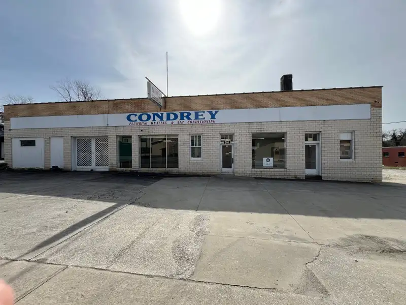 Historic Commercial Property with Showroom and Workshop in Marion, Nc