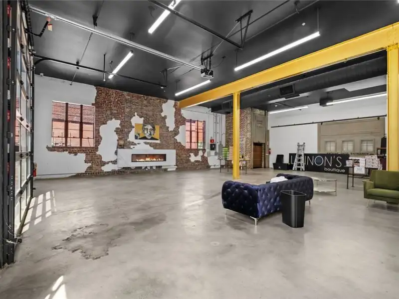 Mixed-use Commercial Property with Retail, Offices, and Apartments in Downtown Joplin