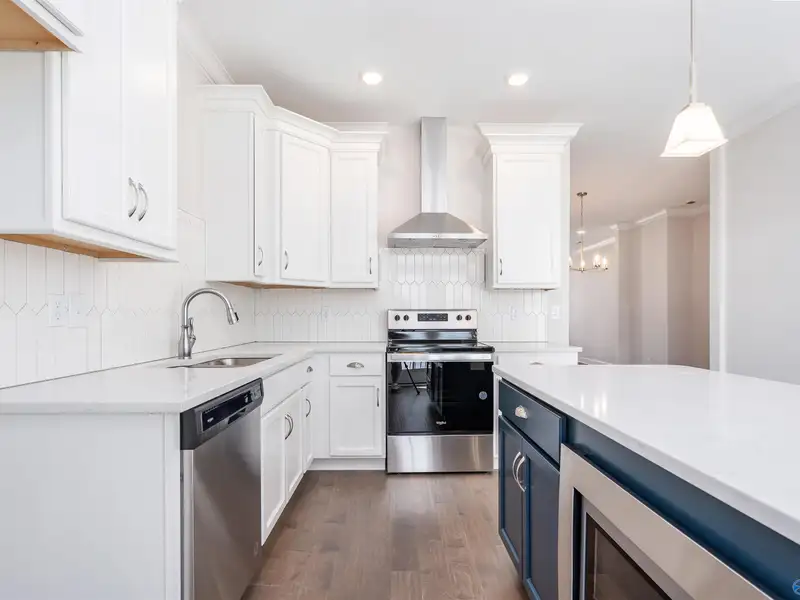 Live/work Townhome with Flex Space, 2 Primary Suites, and 2-car Garage in Prime Location