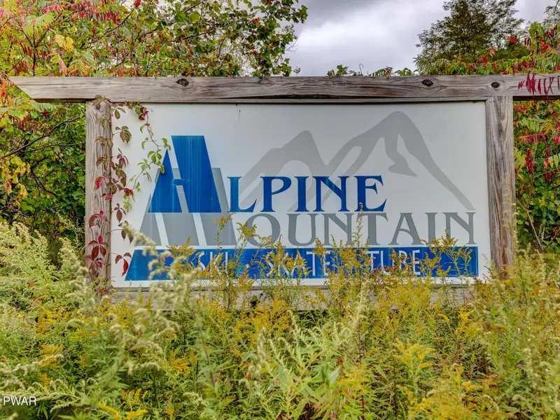 97.29-acre Former Ski Resort with Lodge in the Pocono Mountains