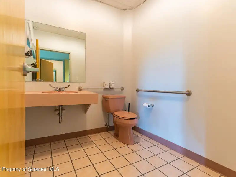 Commercial Lease Opportunity in High Traffic Location, Clarks Summit