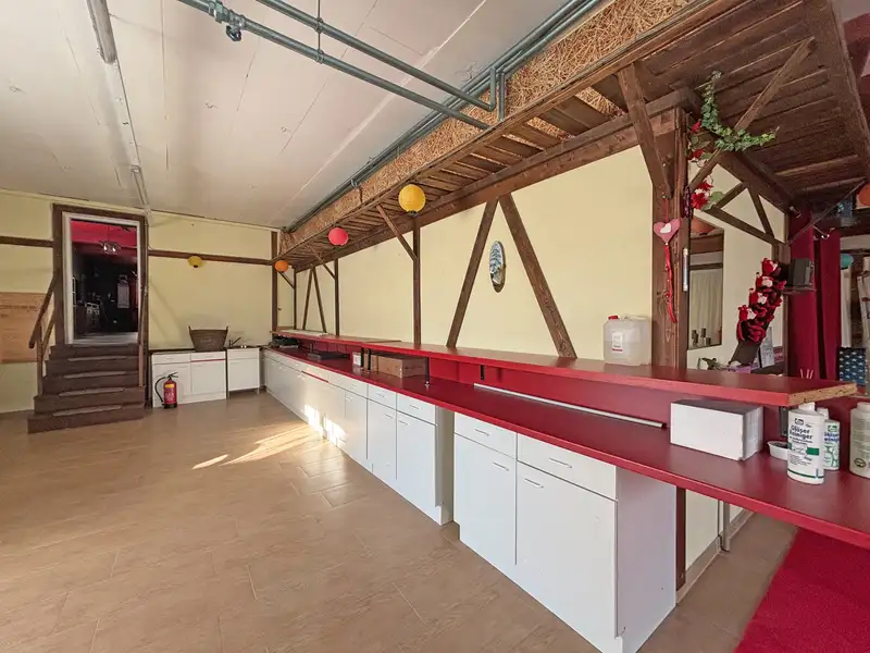 Modernized Detached House with Commercial Space in Family-friendly Location