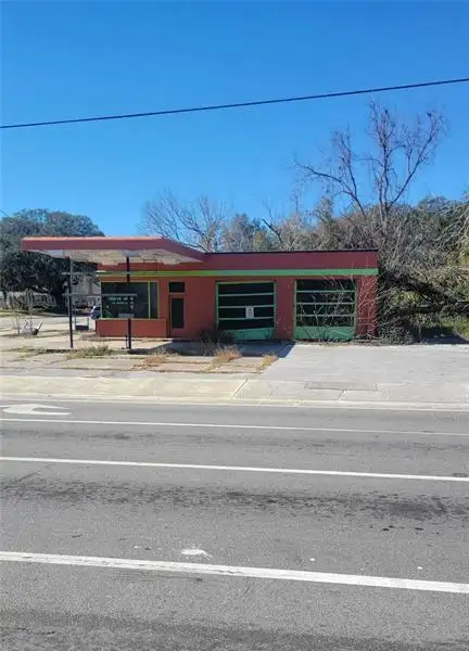 Former Gas Station on High-visibility Corner in Newberry, Fl