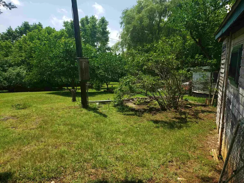 Versatile Retail Gift Shop and Cottages on 7.95 Acres with Mountain Views