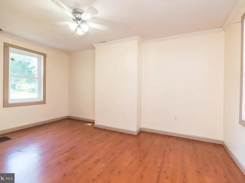 Auto Repair Shop with Residential Income Opportunity in Prime Location