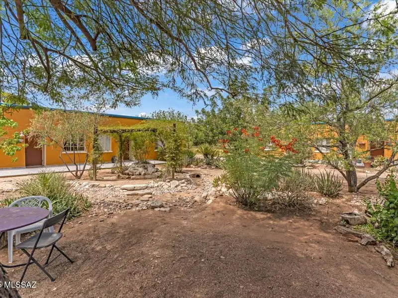 Fully Renovated Multi-family Property in Miramonte Neighborhood with 6 Apartments