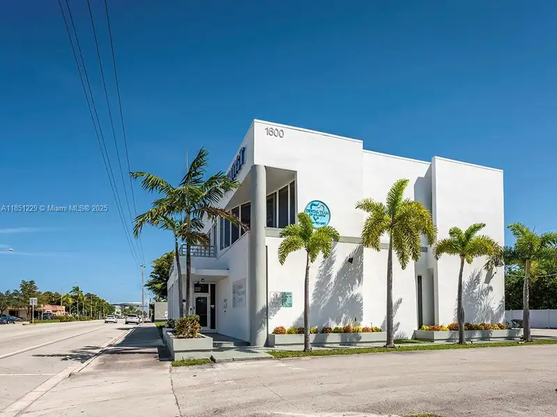 Stabilized 6,700 Sf Medical Office Building in Pompano Beach with 100% Occupancy
