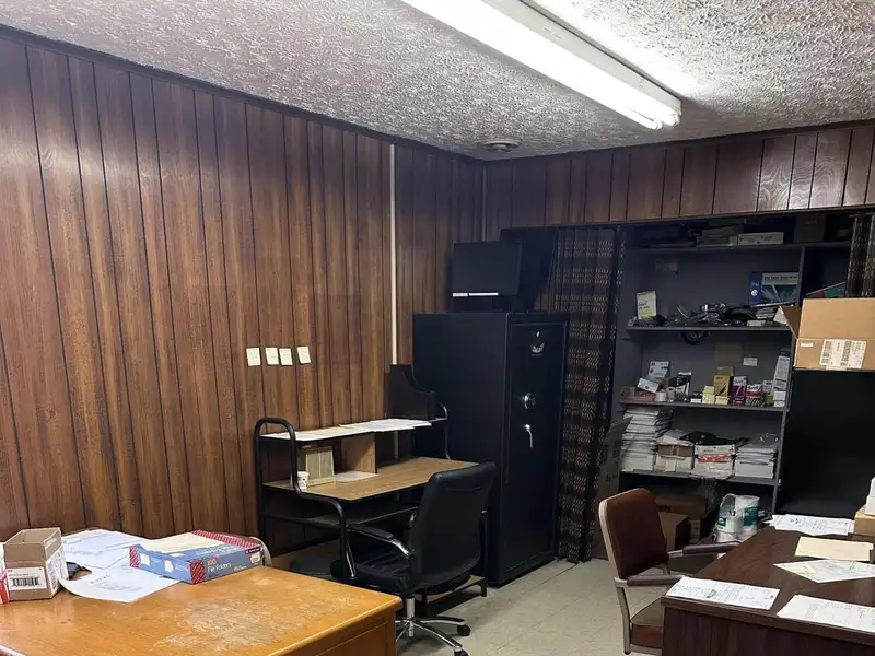 Versatile Commercial Building with Office and Warehouse Space in Corbin, Ky