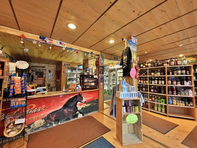 Mixed-use Retail and Residential Property with Expansion Potential in Collbran, Co