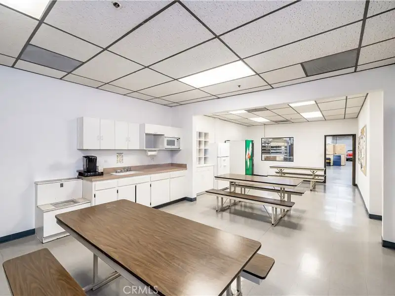 Versatile 21,447 Sq Ft Industrial/office Property in Orange's Thriving Commercial District