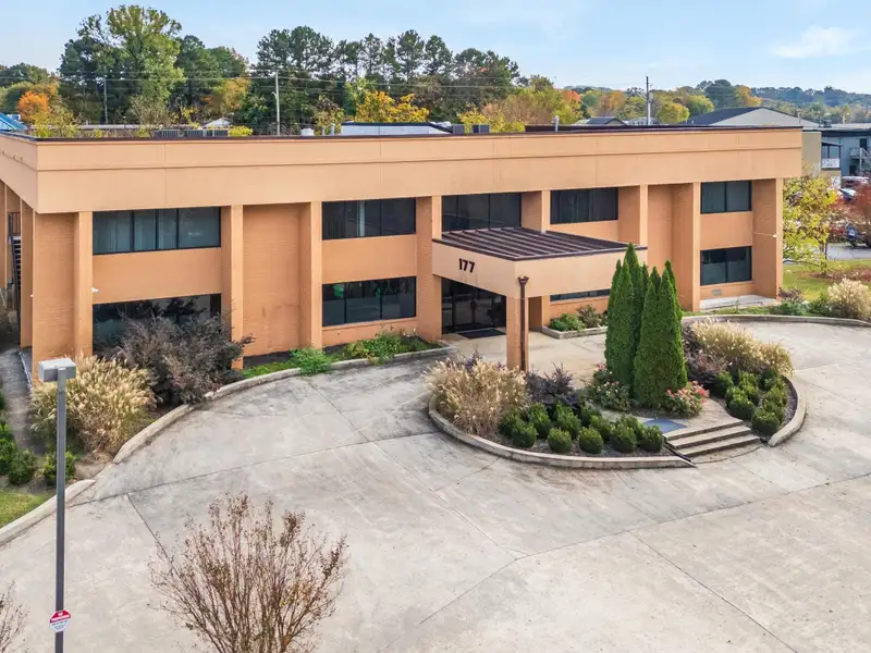 Cleveland, Tn Office Suites for Lease - Newly Remodeled, 2,400 & 2,164 Sq Ft