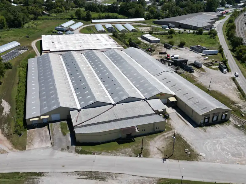 Versatile 150,000 Sq. Ft. Warehouse with Dock Access and Greenhouses in London, Ky