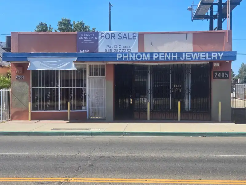Single Story Free-standing Building with Dual Retail Spaces Near Va Hospital Fresno