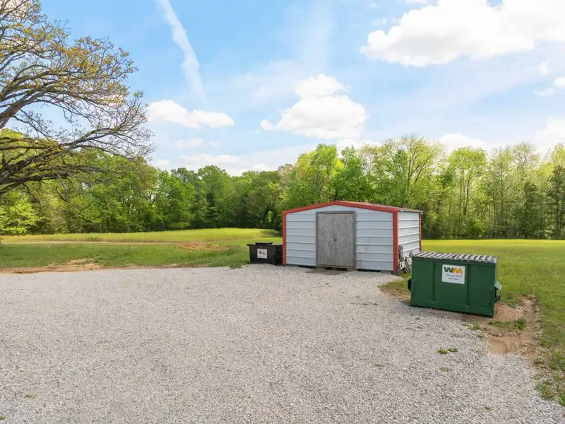 Commercial Restaurant on 3.4 Acres in Parsons, Tn with Highway Frontage and Modern Amenities