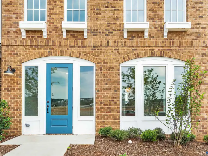 Live/work Townhome with Flex Space, Gourmet Kitchen, and 2-car Garage in Prime Location