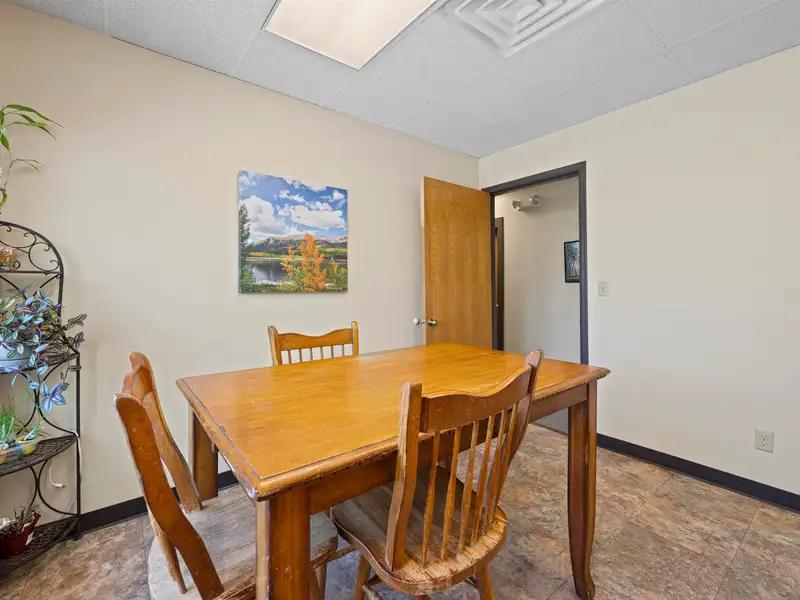Two-story Commercial Investment Property in Downtown Parachute with 6%+ Cap Rate