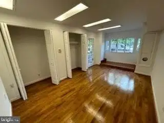 3-story Victorian Townhome with Commercial Space Near Capitol and Union Station