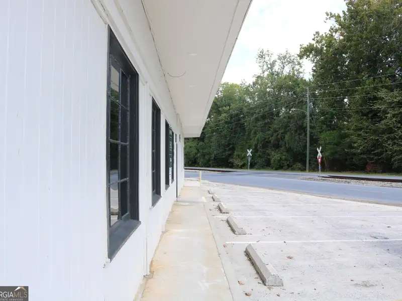 Commercial Building with Private Parking in Central Rome, Adaptable Open Floorplan