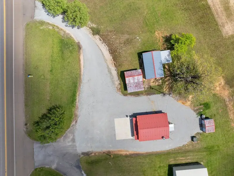 Commercial Restaurant on 3.4 Acres in Parsons, Tn with Extensive Equipment and Upgrades