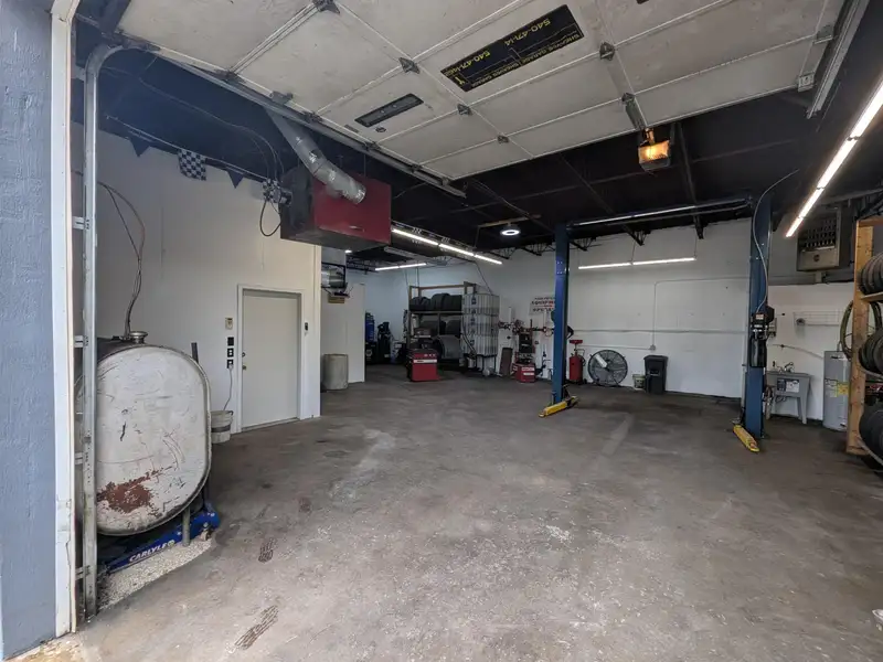 Turnkey Tire Business for Lease with Fully Equipped Office and Three Bays