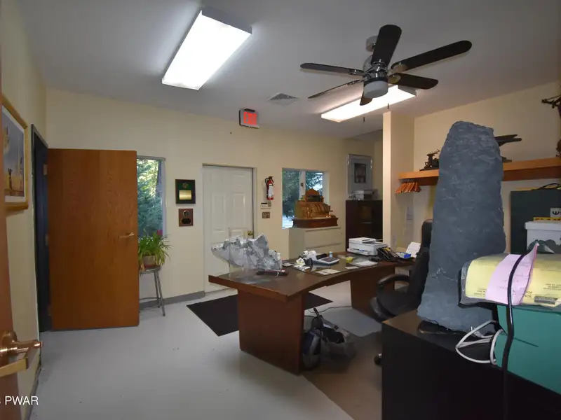 3000 Sq Ft Commercial Building for Lease Near Town with Flexible Space Options
