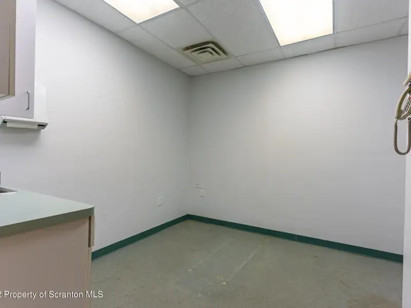 Commercial Lease Opportunity in High Traffic Location, Clarks Summit