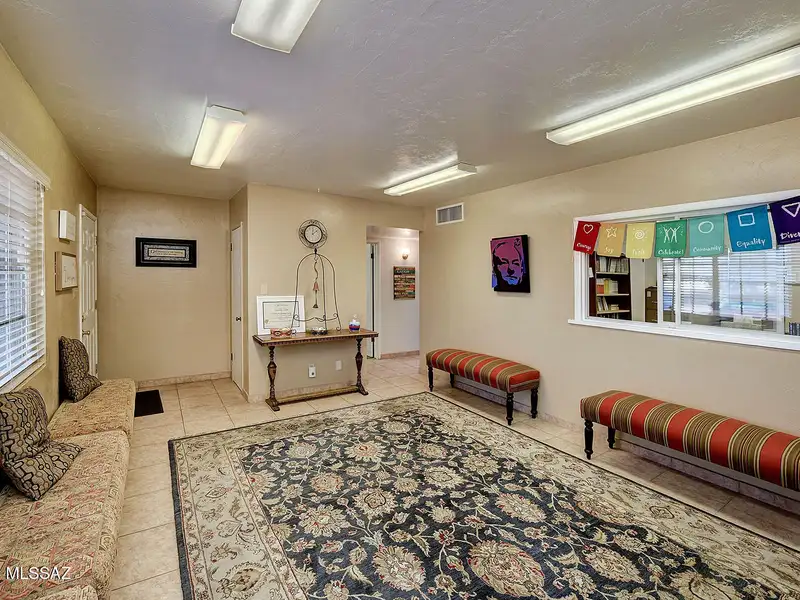 Prime Office Space in Central Tucson with High Visibility and Convenient Amenities