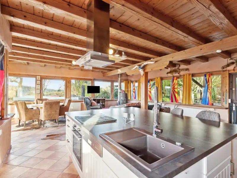 Renovated Guest House with Private Living Areas in Southwest Palatinate
