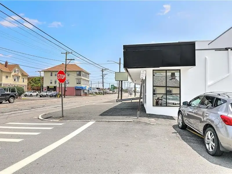 Versatile Multi-level Commercial Building with High Visibility on Major Corridor