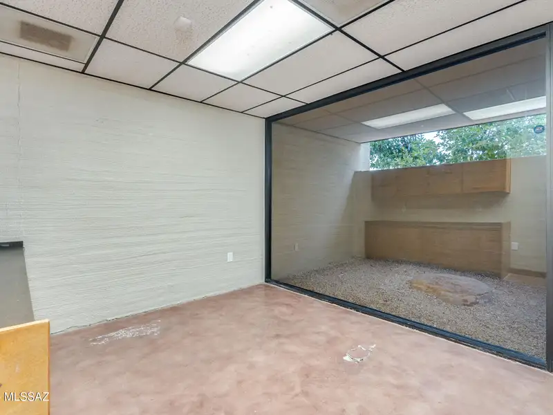 2,975 Sqft Office Space for Sale in Prime Broadway and Wilmot Location with Parking Lot