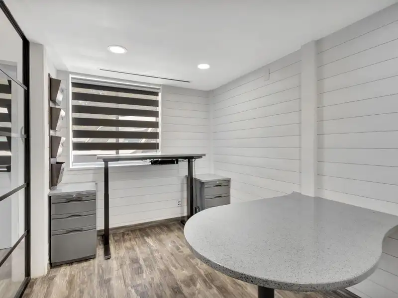 End-cap Warehouse with Offices in Central Jupiter, Move-in Ready