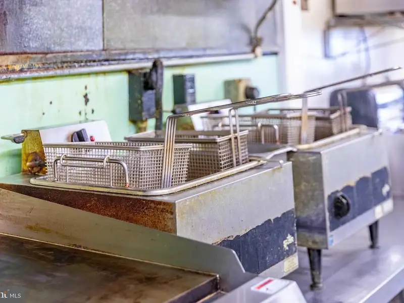 Established Restaurant with Commercial Kitchen and 120+ Seating in Hardy County
