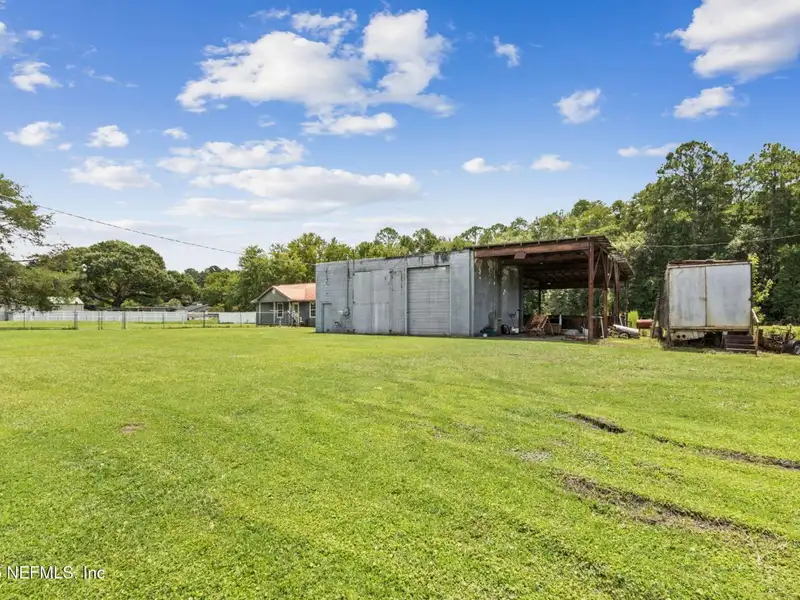 5.04-acre Mixed-use Parcel with Home and Shop in Nassau County