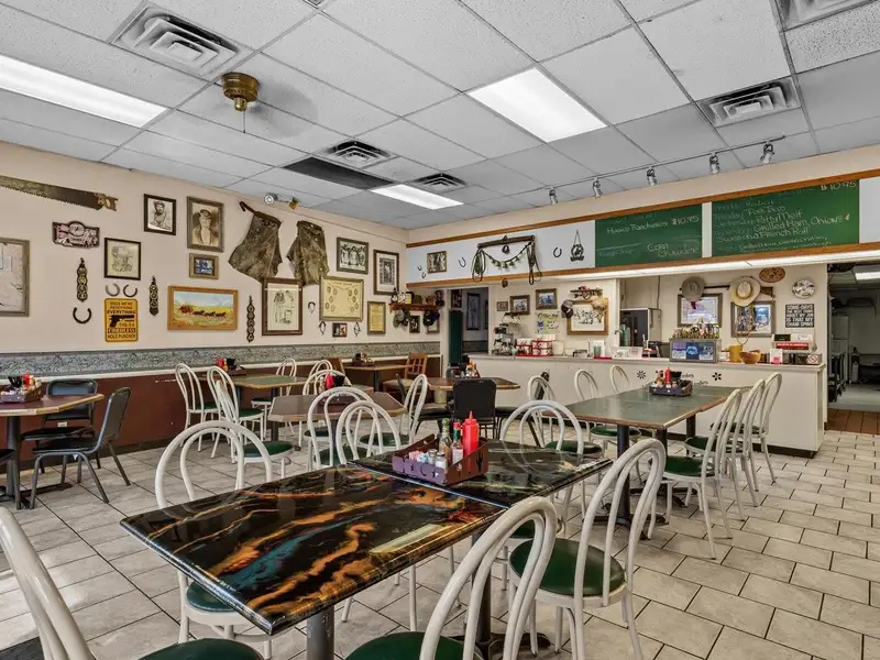 Established Restaurant Opportunity in High-visibility Cottonwood Mall, Grand Junction