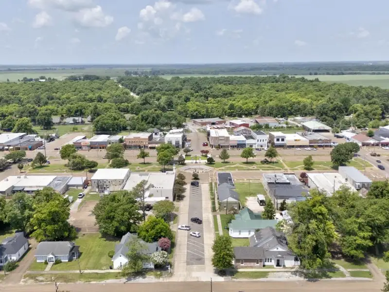 Versatile Office Space with Conference Room and Kitchen in Downtown Tunica