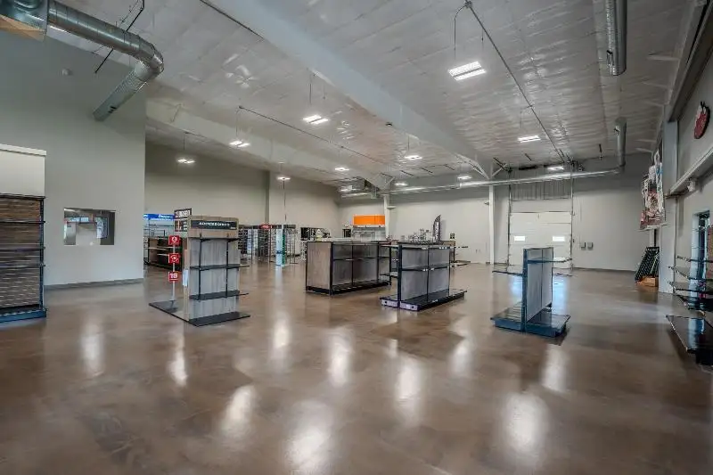 Prime Retail and Warehouse Buildings for Sale on Main St with High Traffic Counts