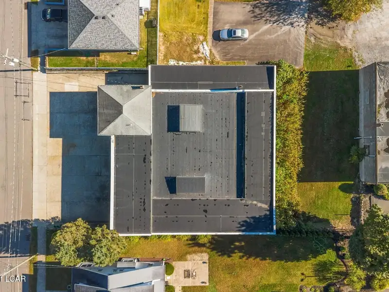 8,000+ Sq Ft Versatile Building in Central Wyoming Near Wyoming Ave