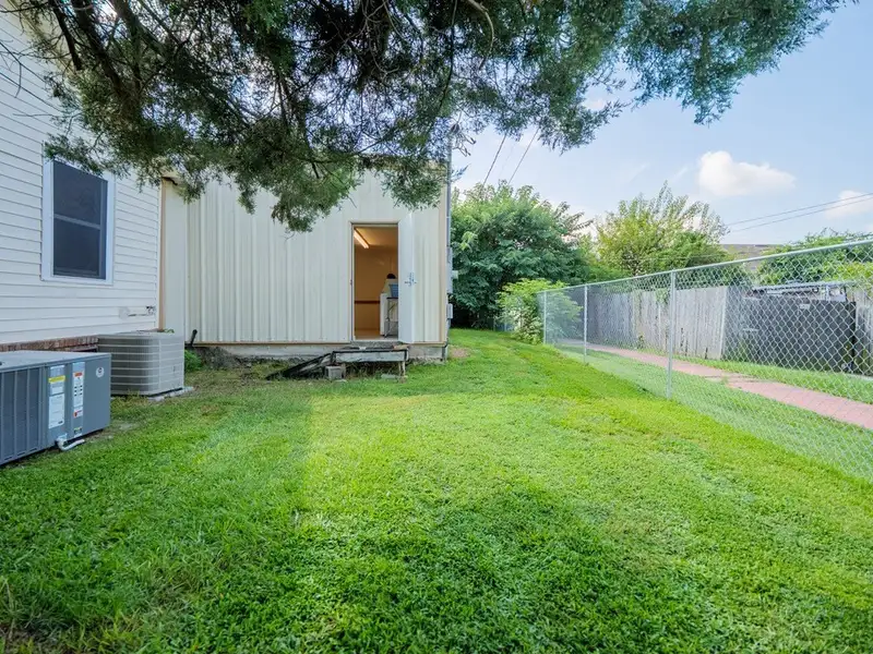 Versatile Flex Building with Office and Warehouse Space in Prime Valdosta Location